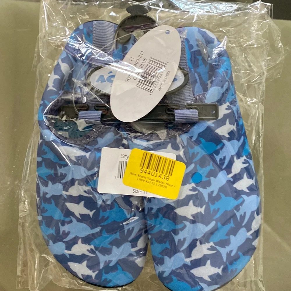 AquaKiks Blue Shark Yoga Water Shoes- NWT